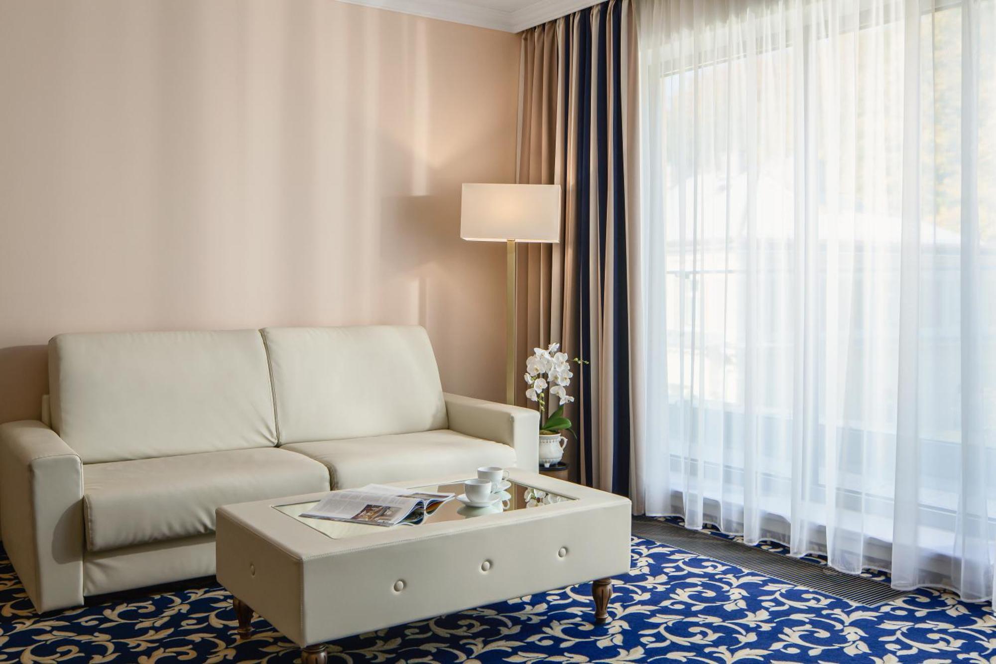 Grandhotel Nabokov Mariánské Lázně Екстериор снимка